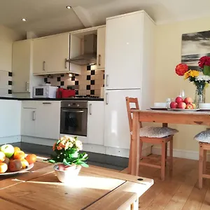 https://bright-modern-1-bedroom-apartment-uplands-swansea.cardiffhotelswales.com
